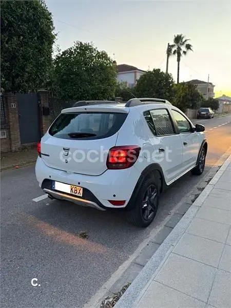 Usado Dacia Sandero 90 CV (66 kW) 2017 Blanco Berlina