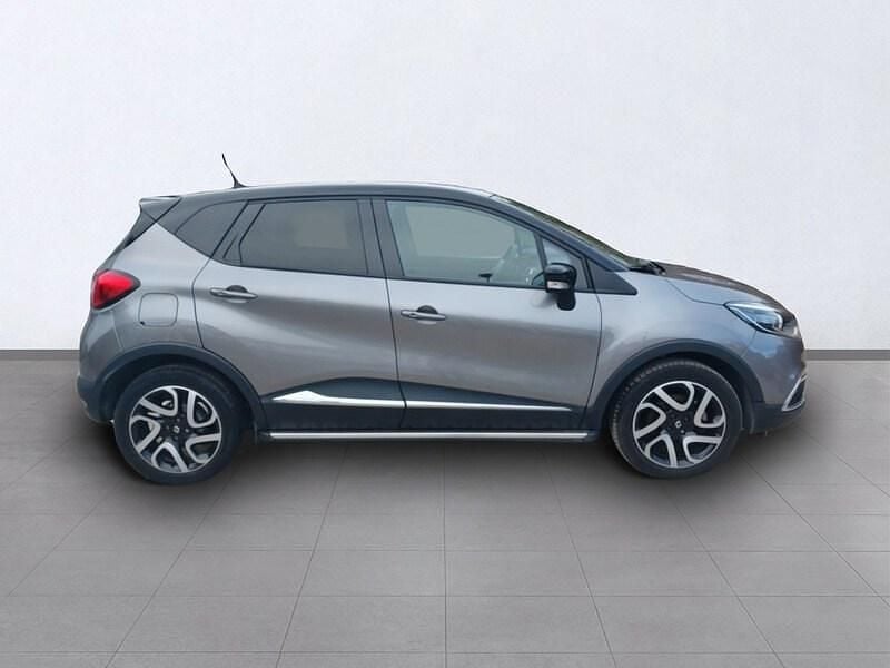 Usado Renault Captur Zen 118 CV (86 kW) 2016 Gris SUV