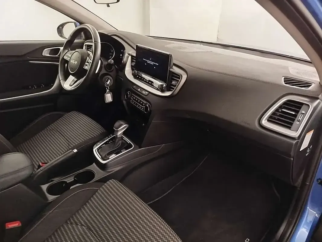 Usado Kia XCeed 140 CV (102 kW) 2025 Azul SUV