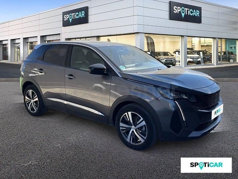 Usado Peugeot 3008 Allure 130 CV (95 kW) 2023 Gris / plata SUV