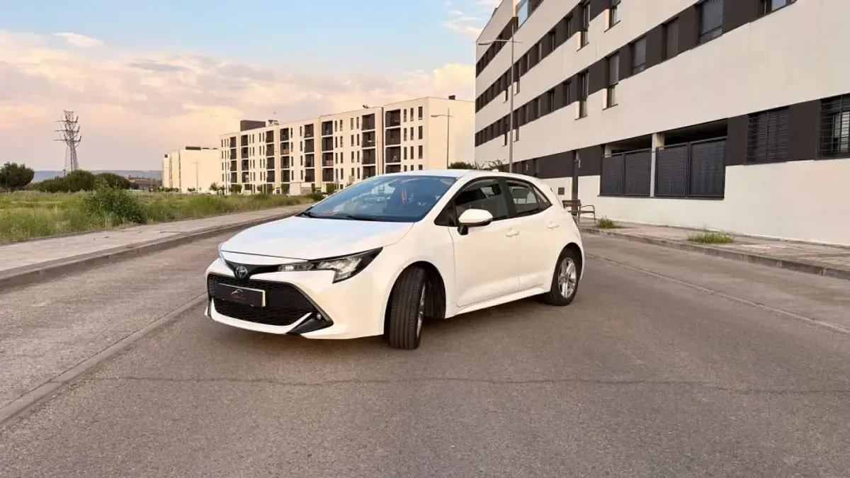 Usado Toyota Corolla Active 122 CV (89 kW) 2022 Blanco Utilitario