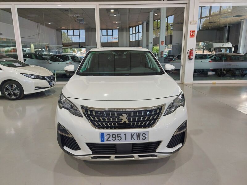 Usado Peugeot 3008 Allure 130 CV (95 kW) 2019 Blanco SUV