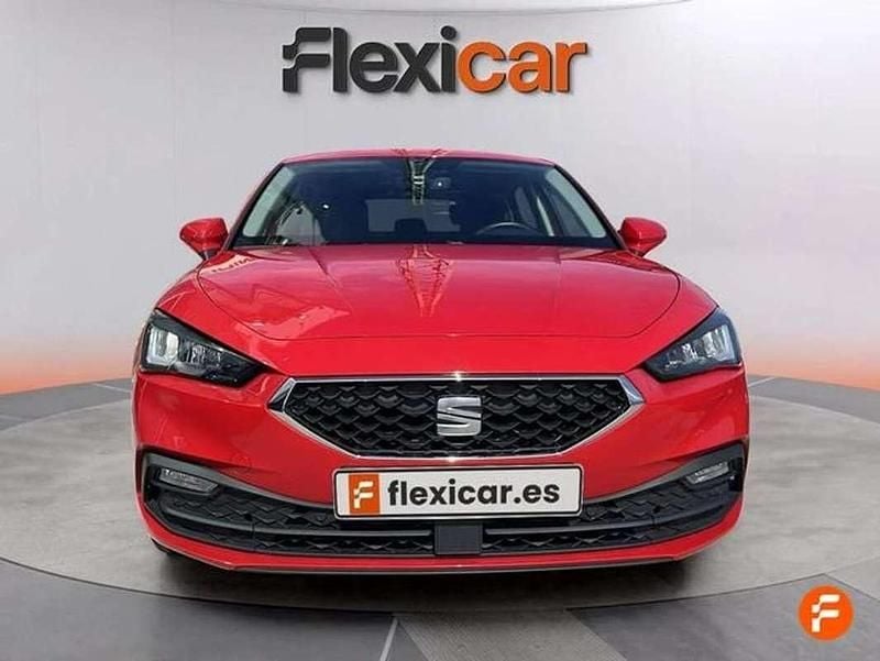 Usado Seat Leon Style 116 CV (85 kW) 2022 Rojo Utilitario