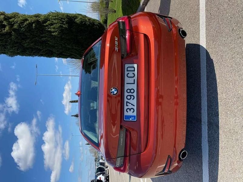 Usado BMW 318 150 CV (110 kW) 2019 Naranja Berlina