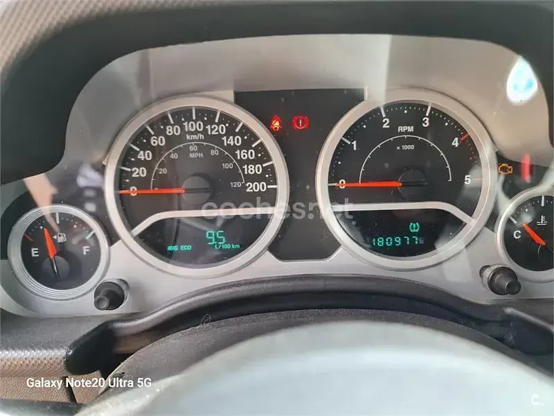 Usado Jeep Wrangler Unlimited Sahara 177 CV (130 kW) 2010 Verde SUV