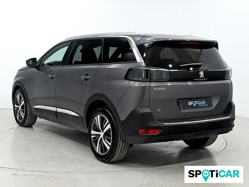 Usado Peugeot 5008 Allure 131 CV (96 kW) 2024 Gris SUV