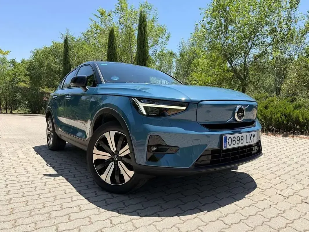 Usado Volvo C40 Ultimate 300 kW (408 CV) 2022 Azul SUV
