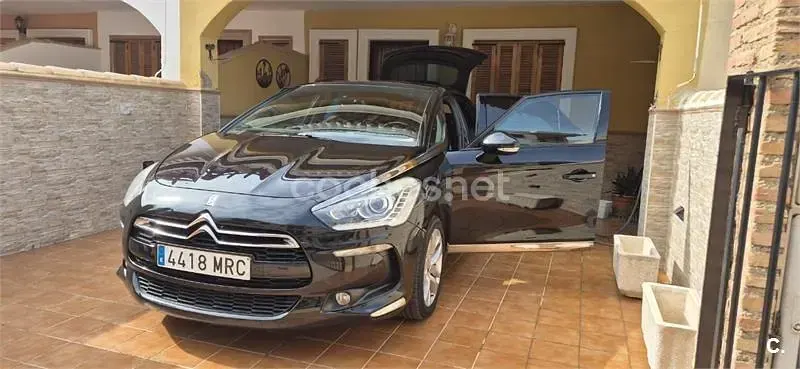 Usado Citroën DS5 181 CV (133 kW) 2015 Negro Utilitario