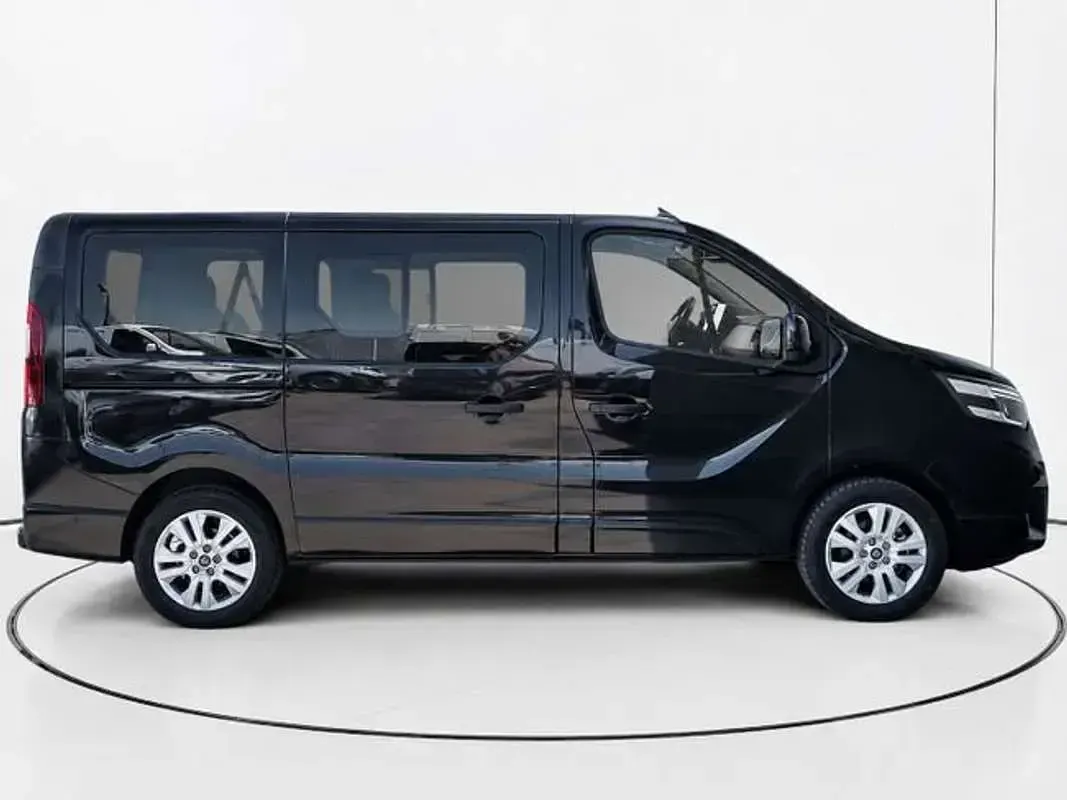 Usado Nissan Primastar Acenta 150 CV (110 kW) 2025 Negro Monovolumen