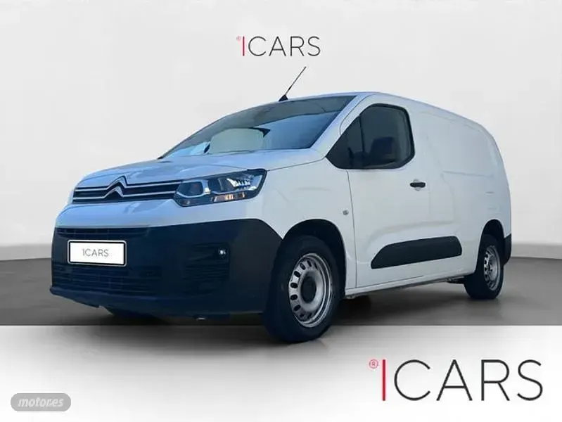Usado Citroën Berlingo 100 CV (73 kW) 2021 Blanco Monovolumen