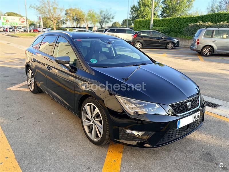 Käytetty Seat Leon ST FR 150 HP (110 kW) 2016 Musta Farmari
