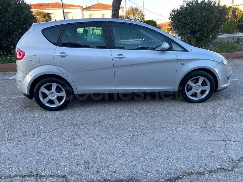 Usado Seat Altea Sport 140 CV (102 kW) 2005 Gris / plata Monovolumen