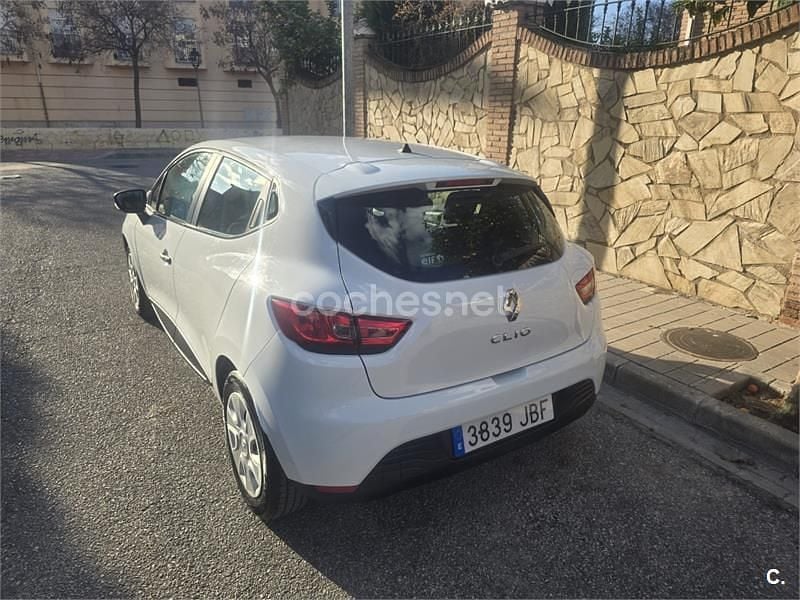 Usado Renault Clio IV Business 75 CV (55 kW) 2014 Blanco Berlina