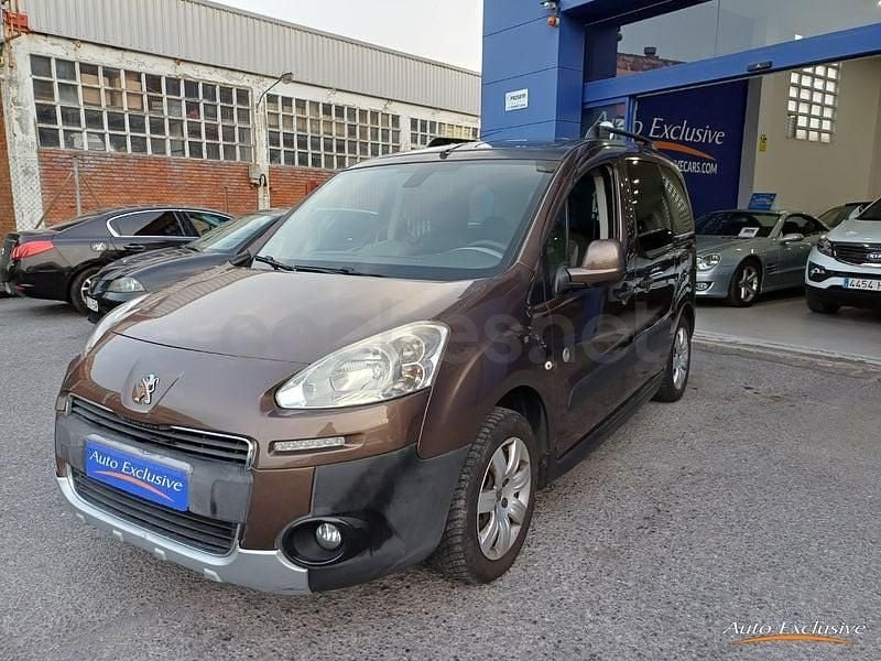 Usado Peugeot Partner Tepee Outdoor 115 CV (84 kW) 2014 Marrón Monovolumen