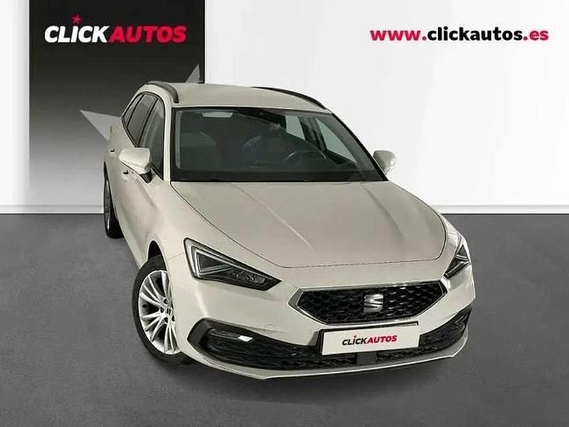 Usado Seat Leon Style 150 CV (110 kW) 2024 Blanco Familiar