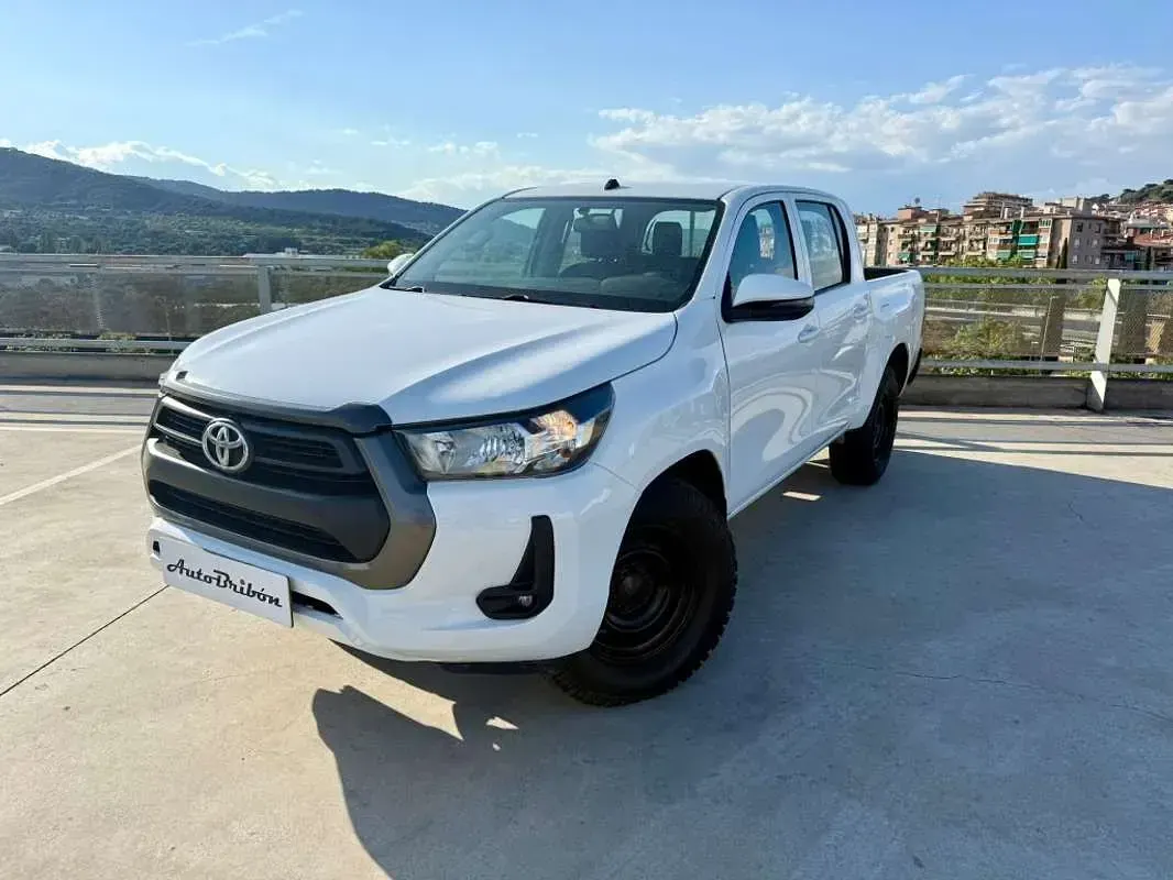 Usado Toyota HiLux 150 CV (110 kW) 2021 Blanco Pickup/Camioneta