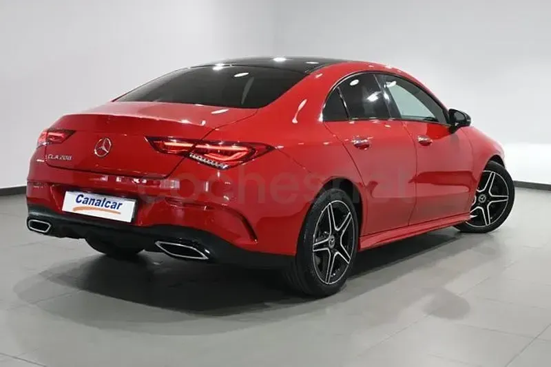 Usado Mercedes CLA180 136 CV (100 kW) 2019 Rojo Coupe