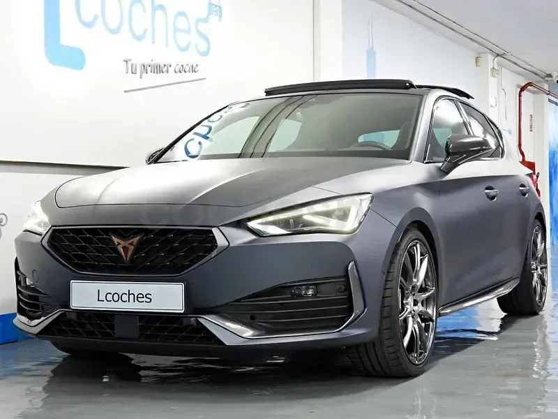 Usado Cupra Leon VZ 300 CV (220 kW) 2023 Gris / plata Berlina