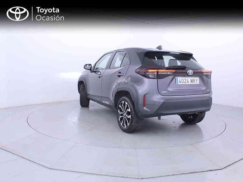 Usado Toyota Yaris Cross Active 116 CV (85 kW) 2024 Gris SUV