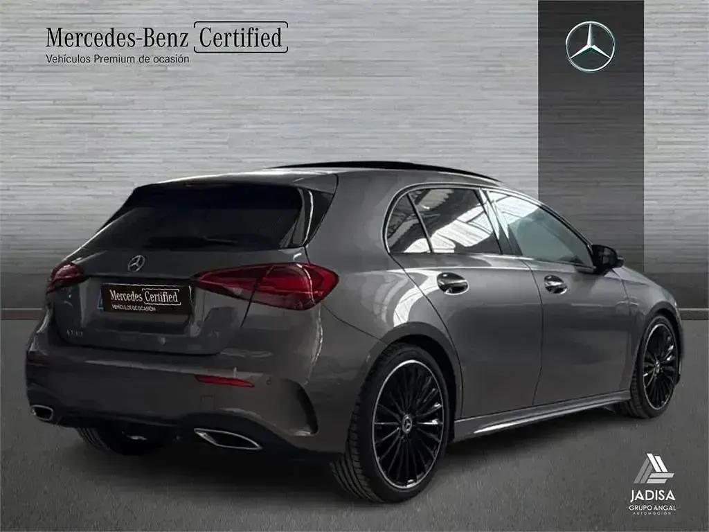 Usado Mercedes A180 136 CV (100 kW) 2025 Gris montaña Berlina