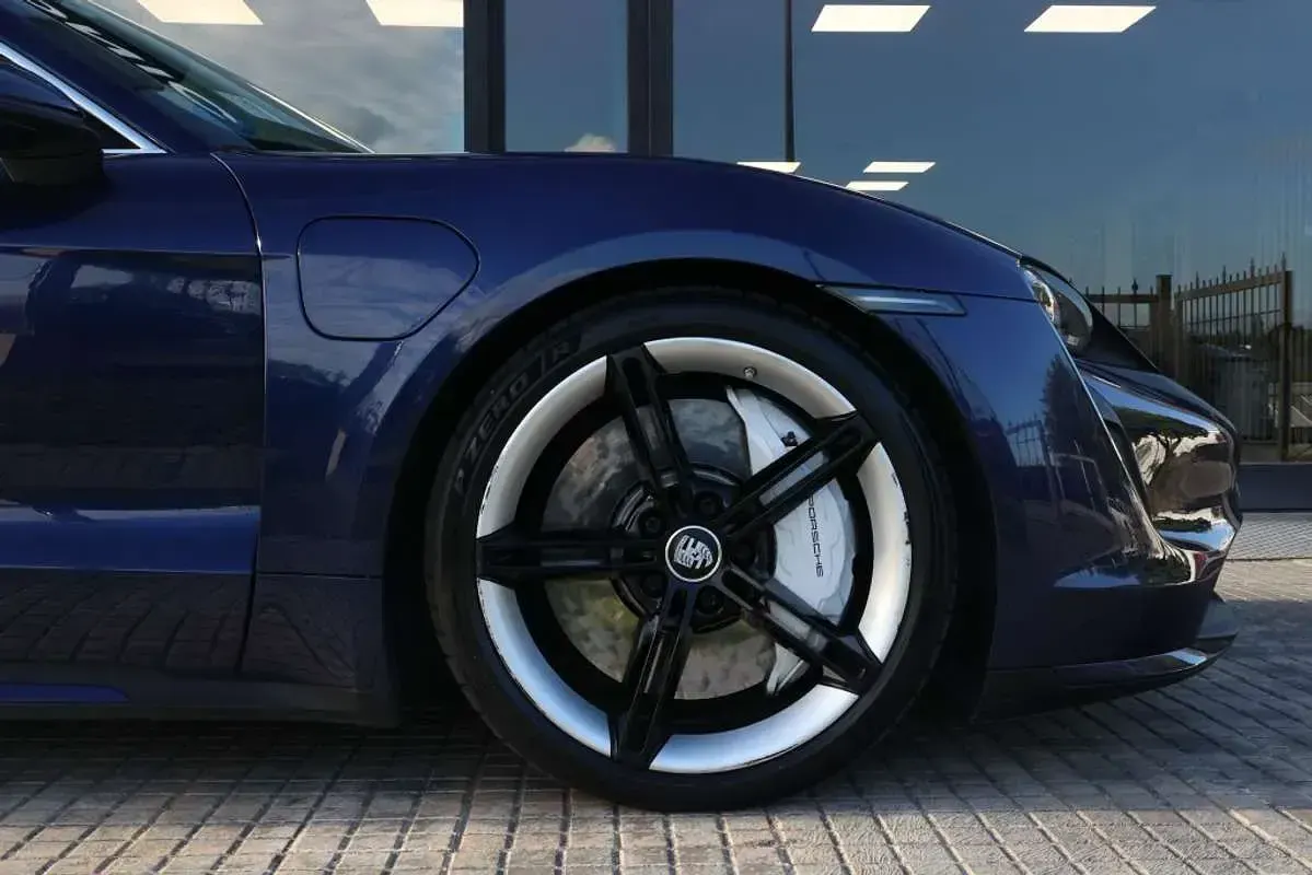 Usado Porsche Taycan Turbo 500 kW (680 CV) 2020 Azul Berlina