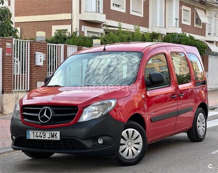 Rojo Usado 2016 Mercedes Citan 109 Familiar | 10.300 € (Precio justo) - Imagen 1/4