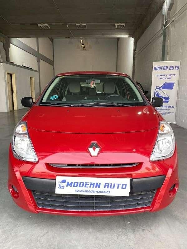Rojo Usado 2011 Renault Clio II Business Utilitario | 3600 € (Buen precio) - Imagen 1/4