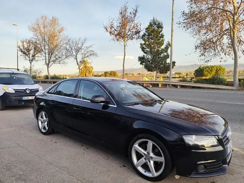 Usado Audi A4 143 CV (105 kW) 2009 Negro Familiar