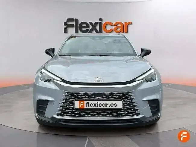 Usado Lexus LBX 136 CV (100 kW) 2025 Gris SUV