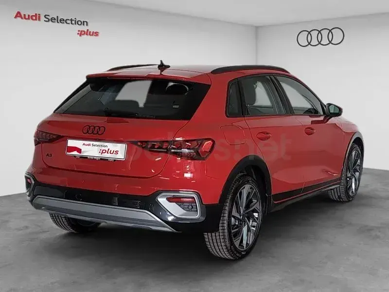 Usado Audi A3 Advanced Plus 150 CV (110 kW) 2025 Rojo Berlina