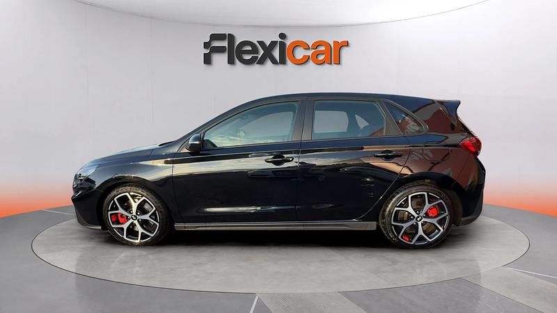 Usado Hyundai i30 250 CV (183 kW) 2023 Negro Utilitario