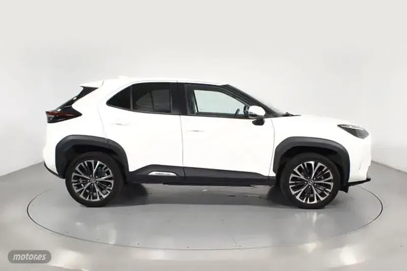 Usado Toyota Yaris Cross Style 116 CV (85 kW) 2022 Blanco SUV