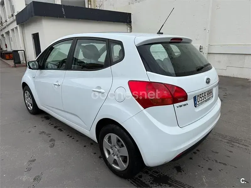 Usado Kia Venga 90 CV (66 kW) 2011 Blanco Utilitario