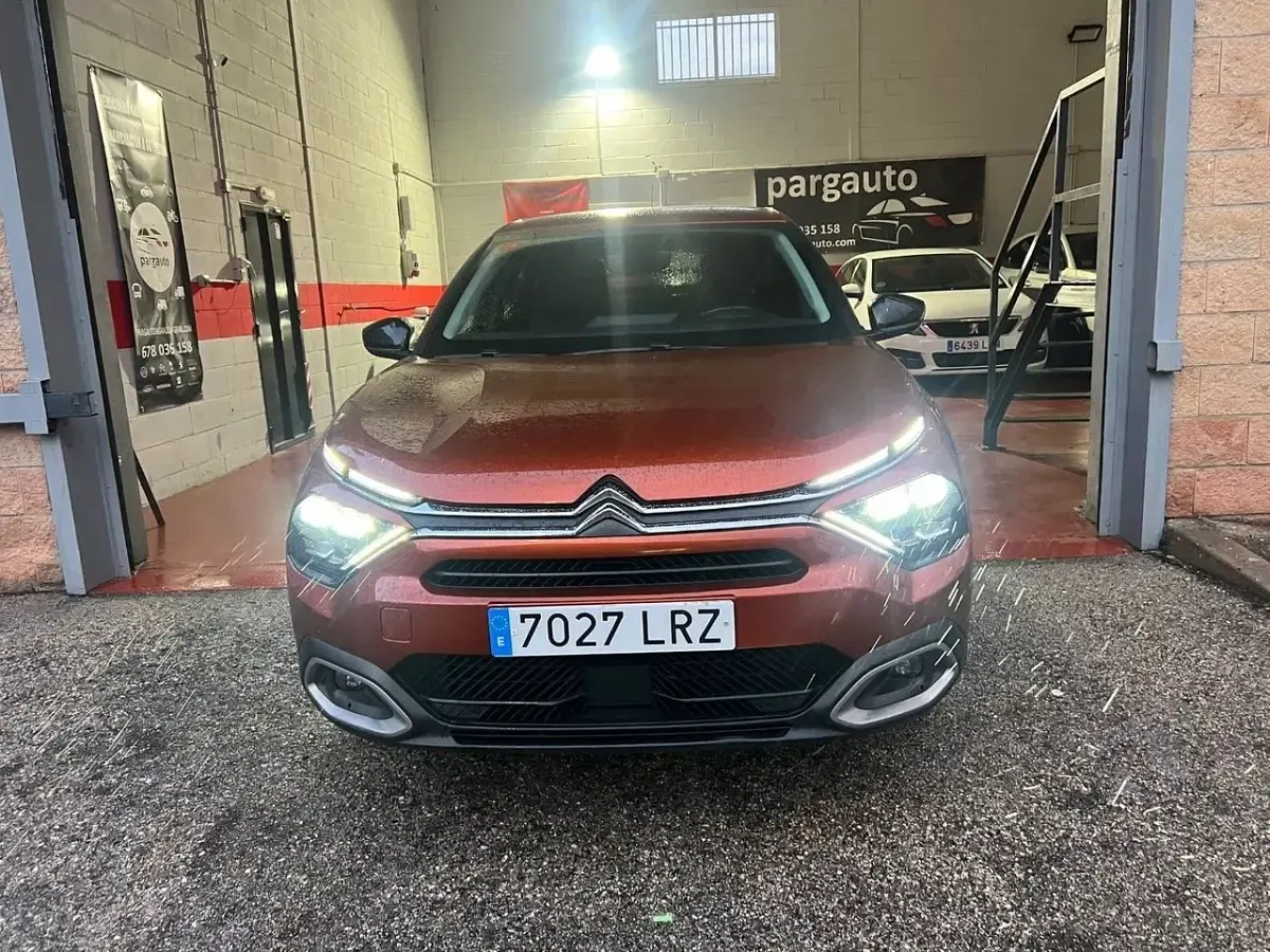 Usado Citroën C4 Shine 130 CV (95 kW) 2021 Naranja Berlina
