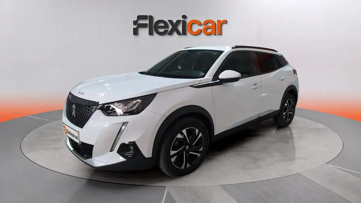 Usado Peugeot 2008 Allure 131 CV (96 kW) 2021 Blanco SUV