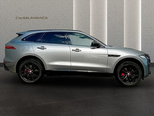 Usado Jaguar F-Pace R-Dynamic 204 CV (150 kW) 2023 Eiger grey SUV