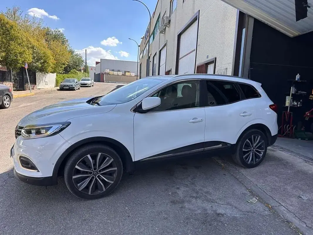 Usado Renault Kadjar Zen 140 CV (102 kW) 2019 Blanco SUV