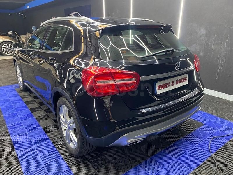 Begagnad Mercedes GLA200 Urban 156 HK (114 kW) 2015 Svart SUV