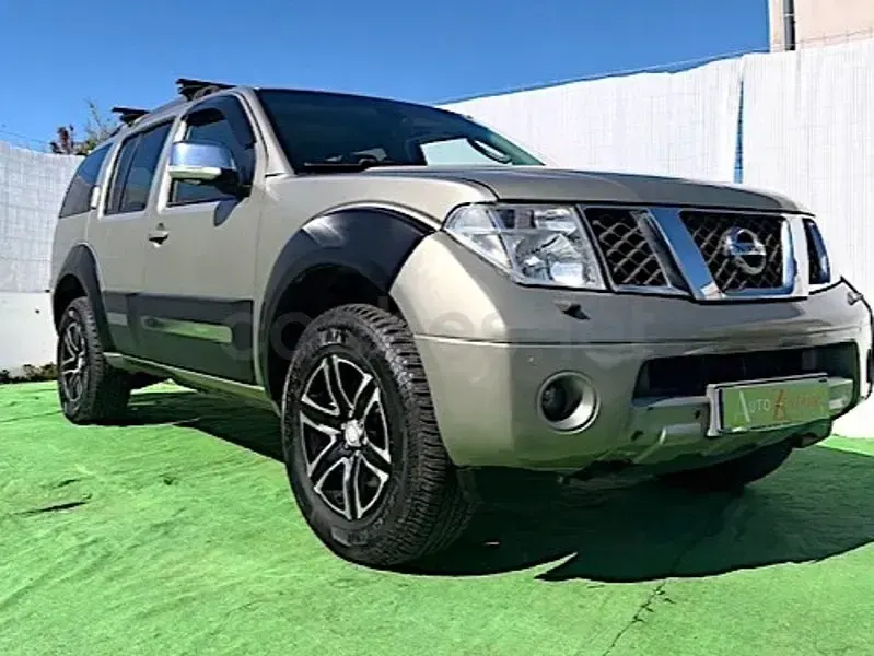 Usado Nissan Pathfinder SE 171 HP (125 kW) 2008 Verde SUV