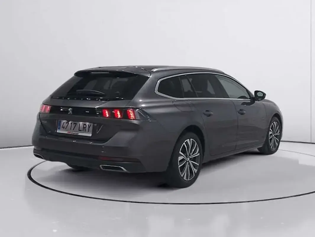 Usado Peugeot 508 Allure 131 CV (96 kW) 2021 Gris Berlina