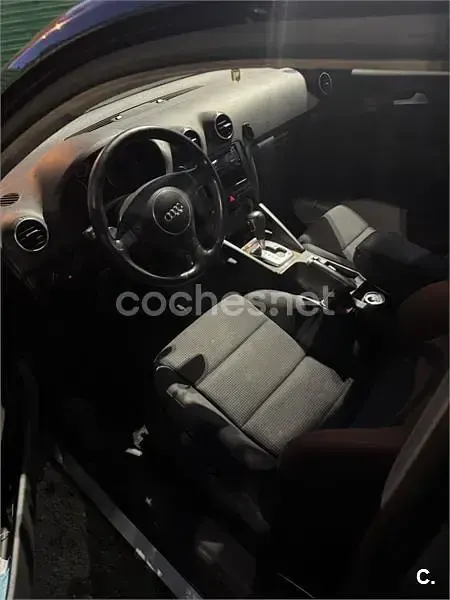 Usado Audi A3 Ambiente 140 CV (102 kW) 2004 Negro Utilitario