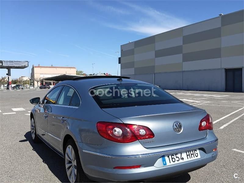 Usado VW Passat 160 CV (117 kW) 2011 Azul Berlina