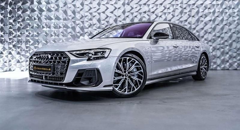 Plateado Usado 2022 Audi A8L Comfort Berlina | 87.900 € - Imagen 1/4