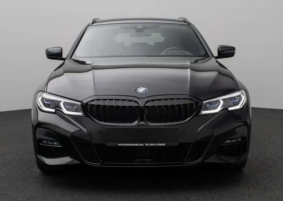 Usado BMW 330e Comfort Edition 292 CV (214 kW) 2022 Negro Familiar