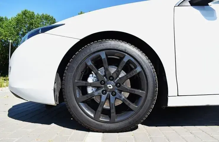 Usado Renault Laguna III LIMITED 150 CV (110 kW) 2012 Blanco Coupe