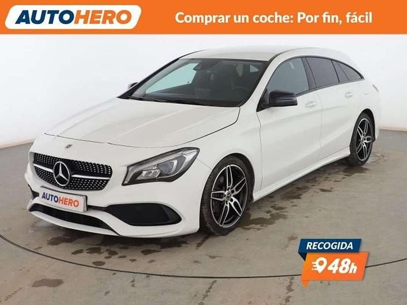 Usado Mercedes CLA180 Shooting Brake AMG line 122 CV (89 kW) 2018 Blanco Familiar