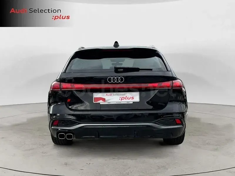 Usado Audi A5 Ambiente 204 CV (150 kW) 2024 Negro Familiar