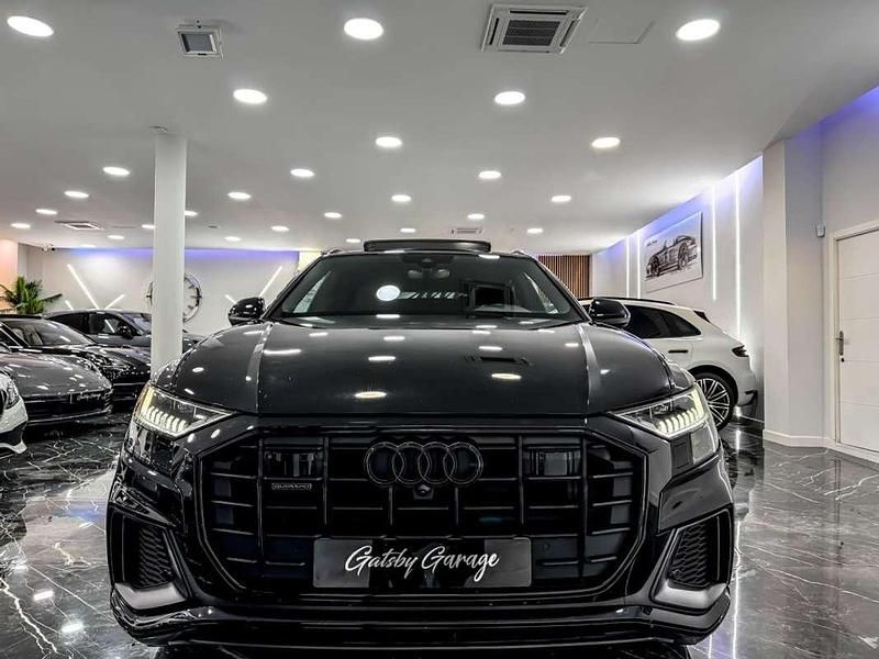 Usado Audi Q8 Ambiente 286 CV (210 kW) 2022 Negro SUV