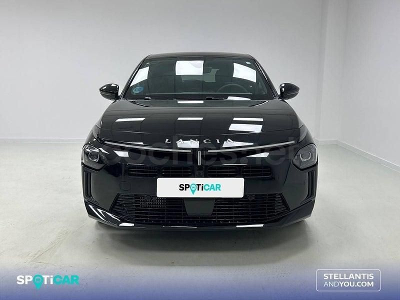 Usado Lancia Ypsilon 110 CV (80 kW) 2025 Negro Utilitario