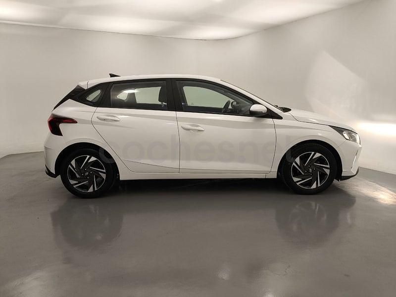 Usado Hyundai i20 84 CV (61 kW) 2024 Blanco Utilitario